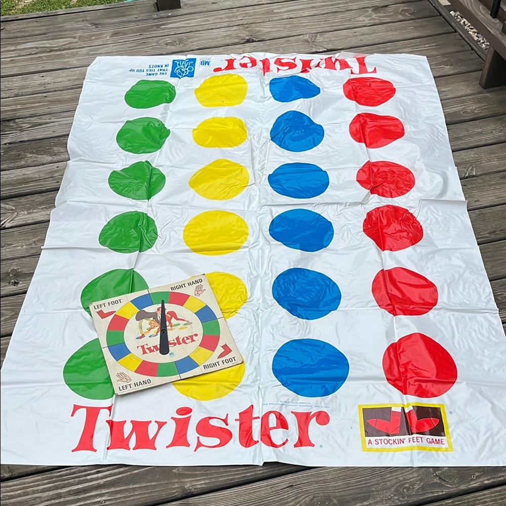 Vintage twister game (1966)